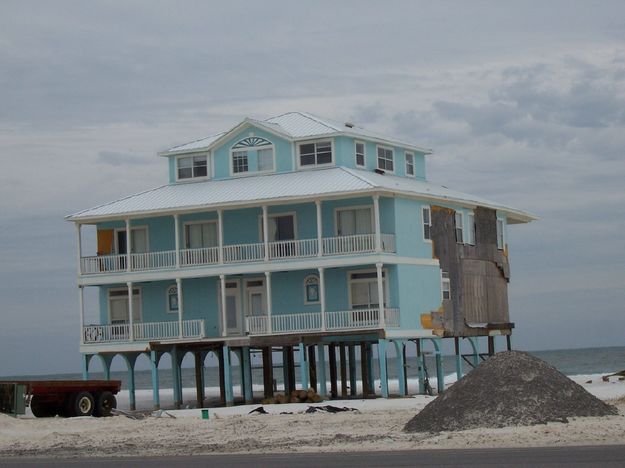 Katrina casualty. Photo by Hank Ruland.