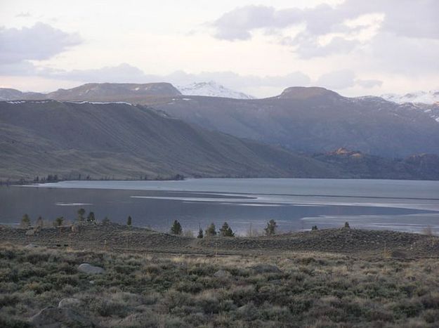 Lower Fremont Lake. Photo by Dawn Ballou, Pinedale Online.