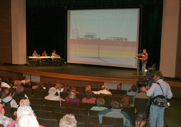 Ozone forum. Photo by Dawn Ballou, Pinedale Online.