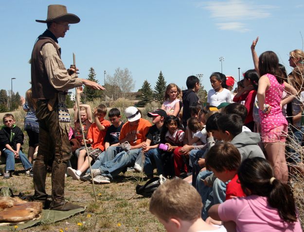 Beaver Trapping. Photo by Pinedale Online.