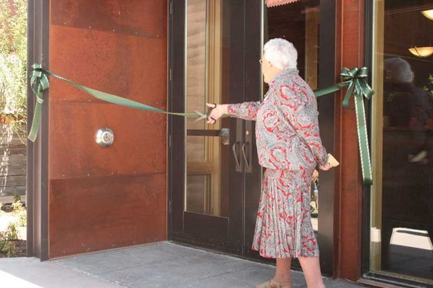 Ribbon Cutting. Photo by Dawn Ballou, Pinedale Online.