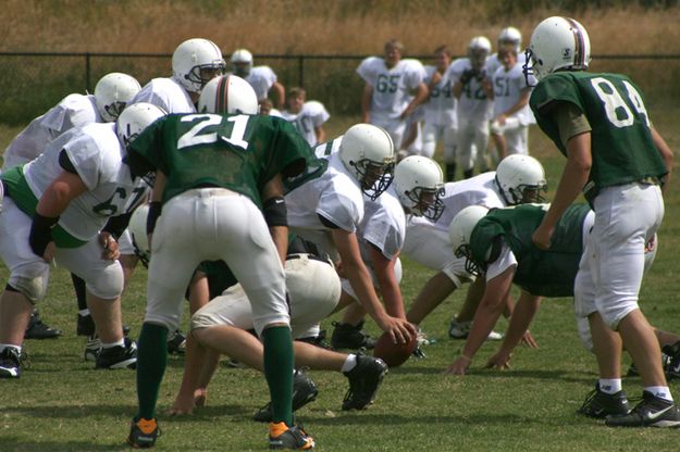 Green VS White. Photo by Pam McCulloch, Pinedale Online.