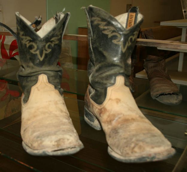 Old Boots. Photo by Dawn Ballou, Pinedale Online.