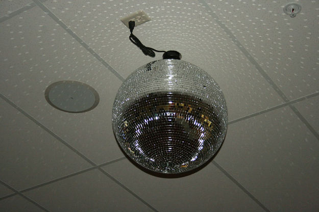 Dance Glitter Globe. Photo by Dawn Ballou, Pinedale Online.