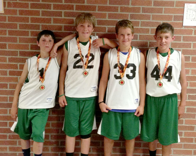 6/7 grade champions. Photo by Laila Illoway.