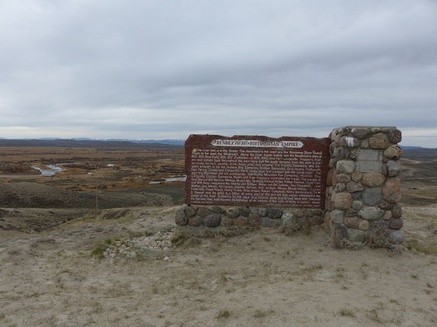 Old sign. Photo by Dawn Ballou, Pinedale Online.