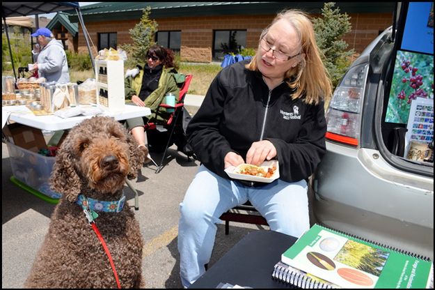 Grover and Lisa of Wind River Seed. Photo by Terry Allen.