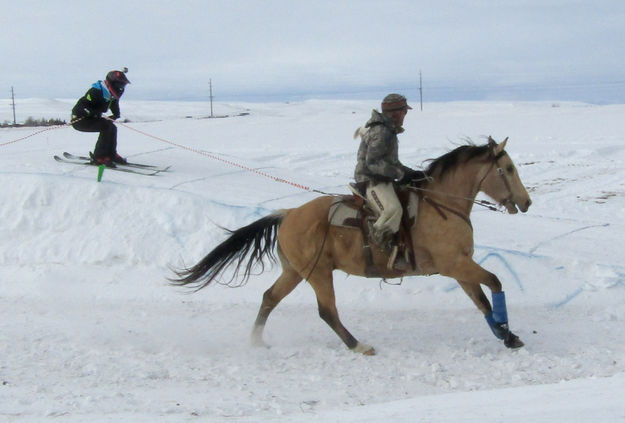 Skijoring. Photo by Dawn Ballou, Pinedale Online.