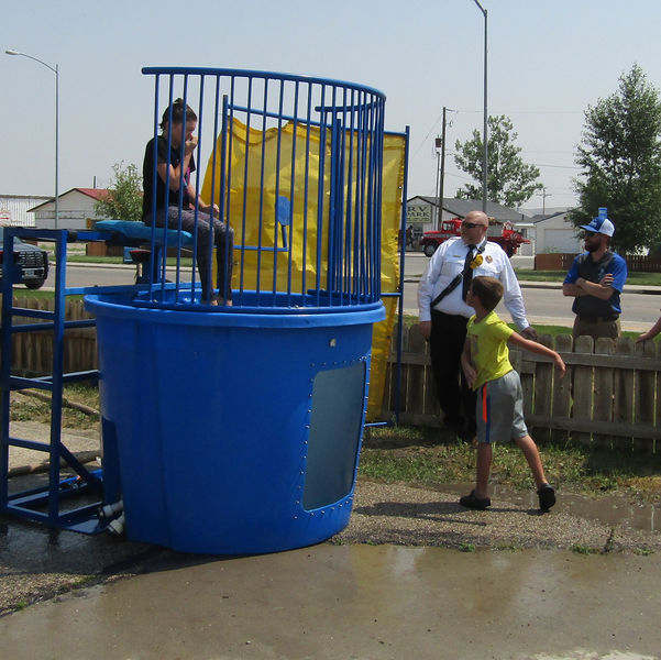 Dunk Tank. Photo by Dawn Ballou, Pinedale Online.