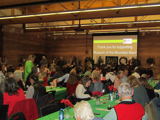 Big crowd. Photo by Pinedale Online.