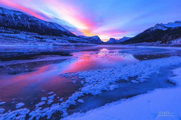 Colorful Icy Hoar Frost. Photo by Dave Bell.