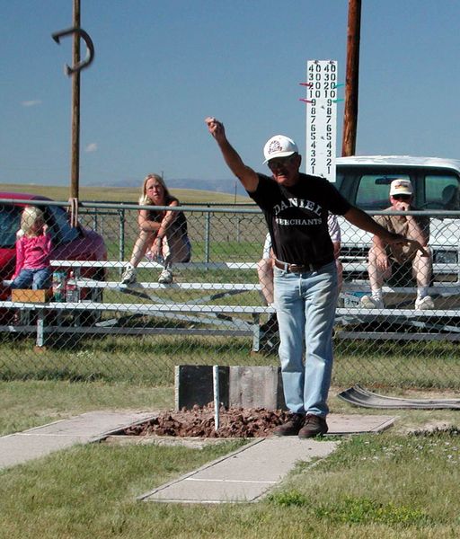 Horseshoe Tournament. Photo by Pinedale Online.