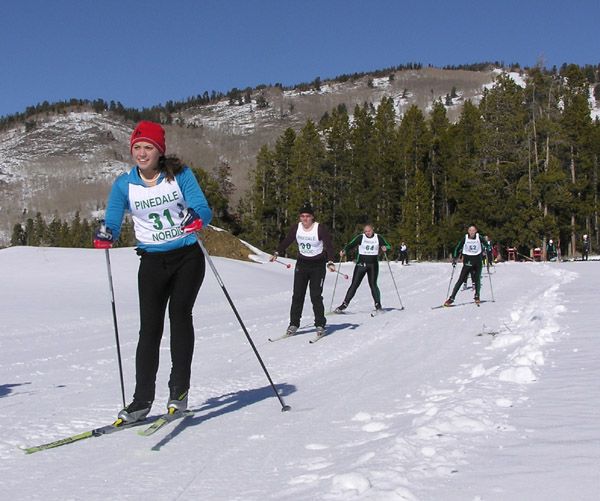 Girls first lap. Photo by Pinedale Online.