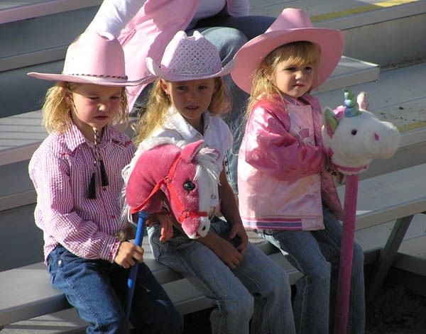 Little Cowgirls. Photo by Dawn Ballou, Pinedale Online.