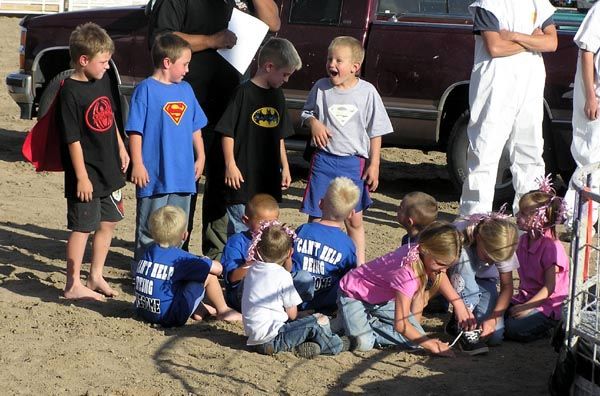 Clean teams ready for fun. Photo by Pinedale Online.