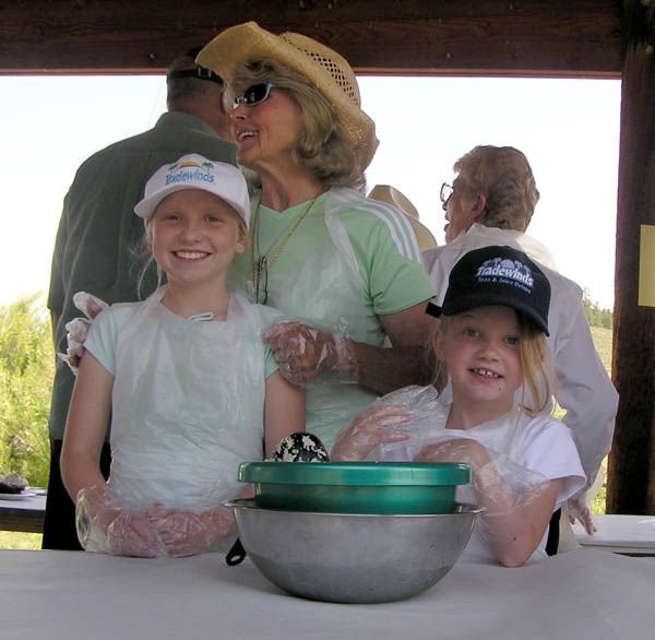 Great Helpers. Photo by Pinedale Online.