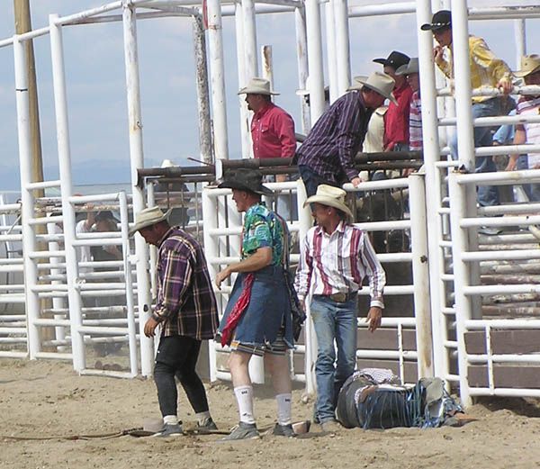 Calling for the EMTs. Photo by Dawn Ballou, Pinedale Online.