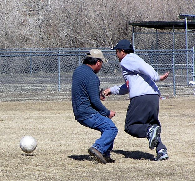 Going around. Photo by Dawn Ballou, Pinedale Online.