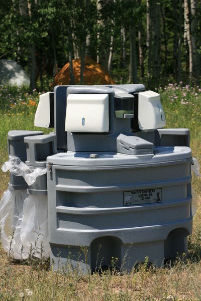 Sink Kiosk. Photo by Dawn Ballou, Pinedale Online.