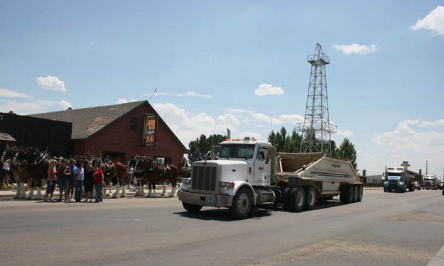 Traffic. Photo by Dawn Ballou, Pinedale Online.