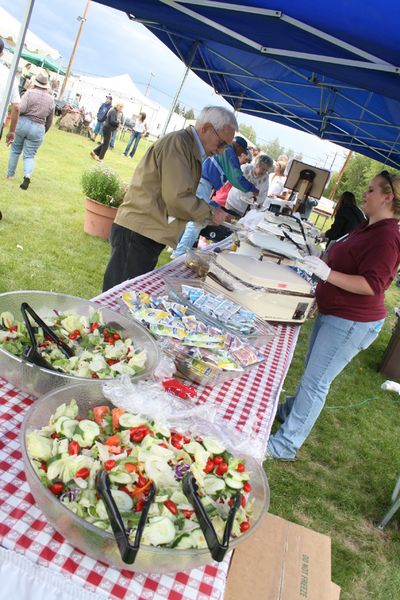 Food Line. Photo by Pam McCulloch.