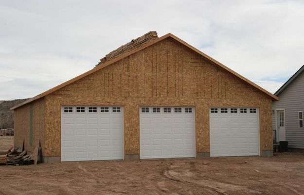 3 car garage. Photo by Dawn Ballou, Pinedale Online.