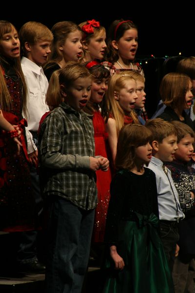 Singing. Photo by Pam McCulloch, Pinedale Online.