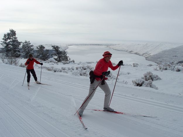 Skiing Skyline Drive. Photo by Bob Barrett, Pinedale Ski Education Foundation.