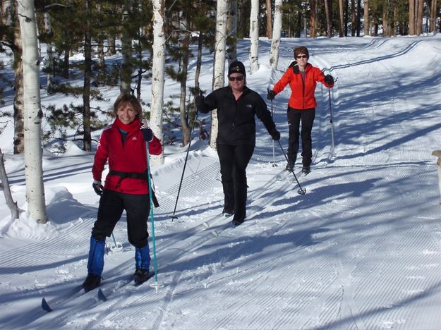 Skiing. Photo by Bob Barrett, Pinedale Ski Education Foundation.