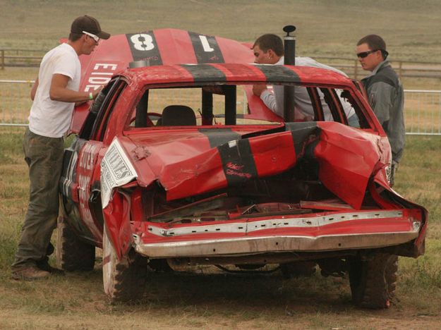 #18 Pit Crew. Photo by Dawn Ballou, Pinedale Online.