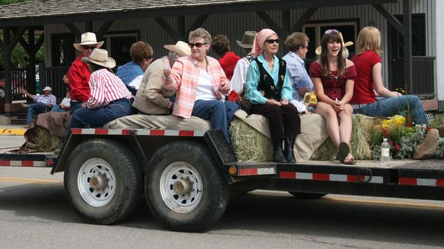 Cattlewomen-Cowbelles. Photo by Dawn Ballou, Pinedale Online.