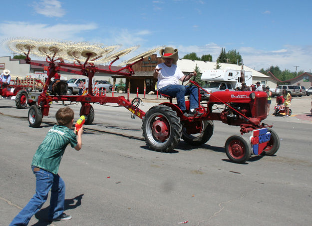 Gotcha!. Photo by Pam McCulloch, Pinedale Online.