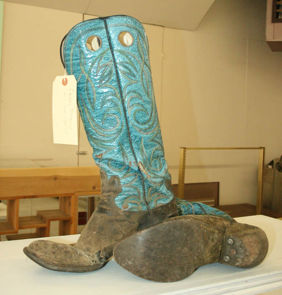 Old Boots. Photo by Dawn Ballou, Pinedale Online.