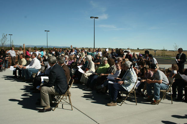 Crowd. Photo by Dawn Ballou, Pinedale Online.