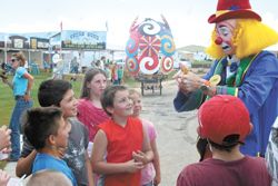 Clowning around. Photo by Mark Brenden, Sublette Examiner.