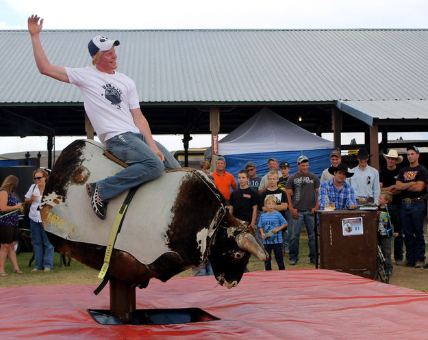 Mechanical Bull. Photo by Dawn Ballou, Pinedale Online.