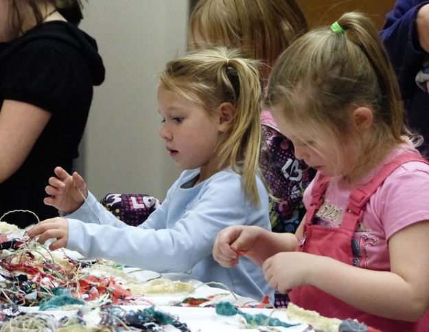 Having fun at the Library. Photo by Dawn Ballou, Pinedale Online.