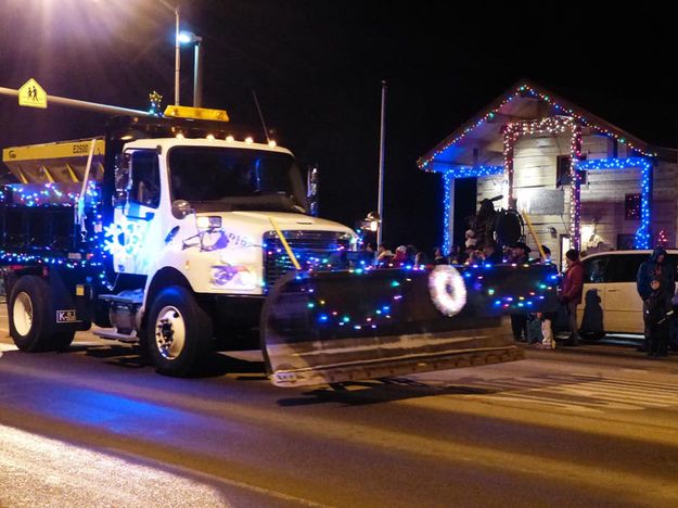 Leading the parade. Photo by Dawn Ballou, Pinedale Online.