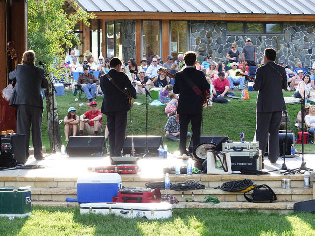 Bands view. Photo by Dawn Ballou, Pinedale Online.