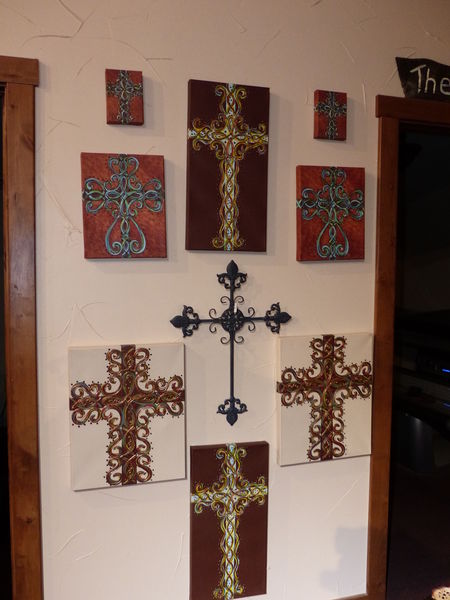 Crosses. Photo by Dawn Ballou, Pinedale Online.