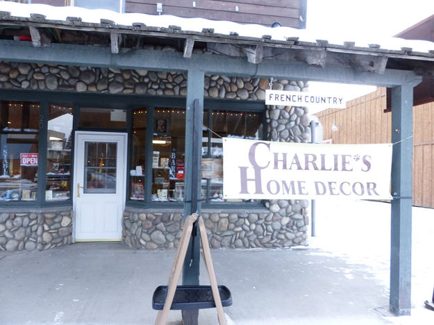 Charlies. Photo by Dawn Ballou, Pinedale Online.