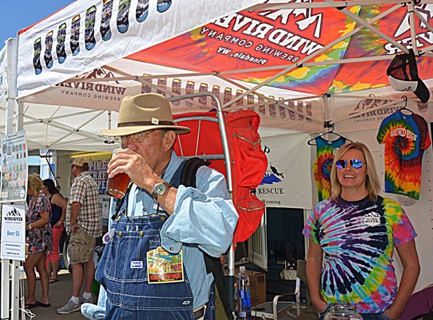 Ric and his Buckin' ESB. Photo by Terry Allen.