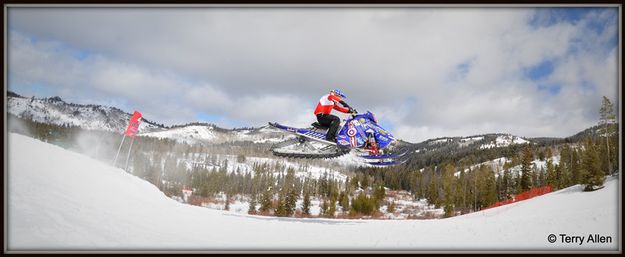 Unknown Sledder. Photo by Terry Allen.