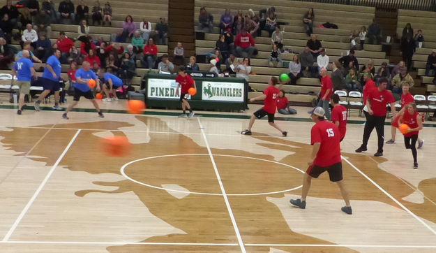 Balls flying. Photo by Dawn Ballou, Pinedale Online.