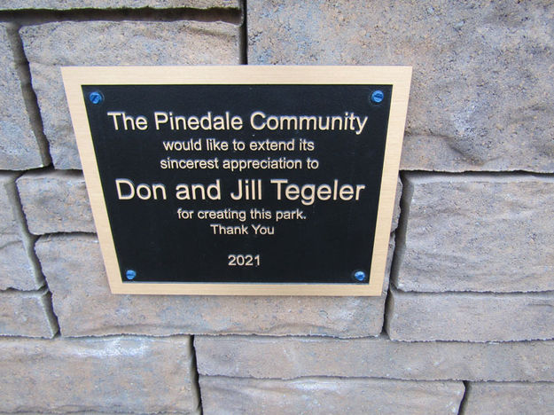 Plaque. Photo by Dawn Ballou, Pinedale Online.